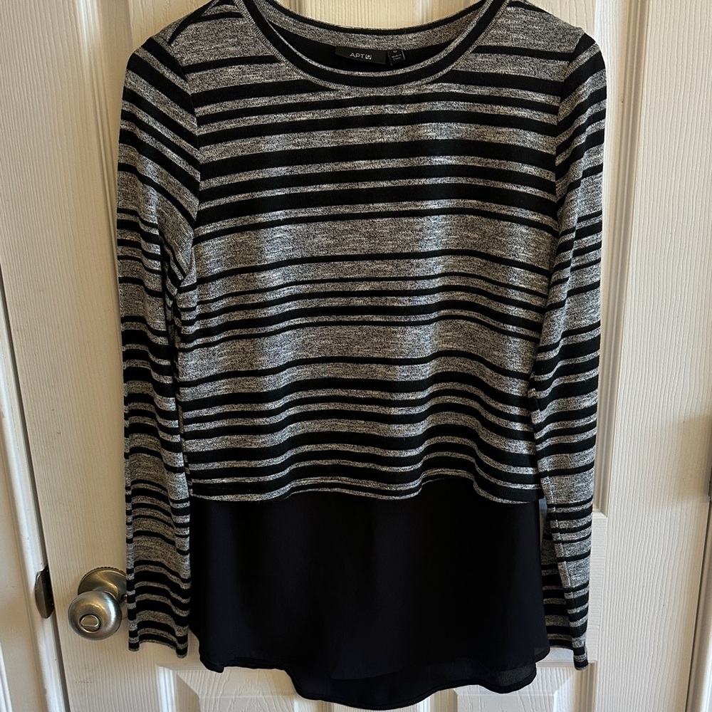 Apt. 9 Women's Black and Gray Striped Top